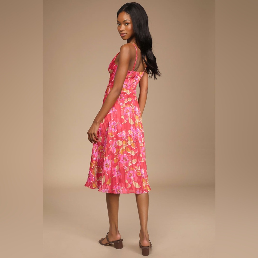 NWT LULUS ALL ABOUT LOVE RED FLORAL PRINT MIDI DRESS SIZE MEDIUM VIBRANT RED - Picture 2 of 15